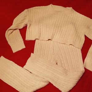 Shein cable knit leggings and crop top set....Cream color, Size Med